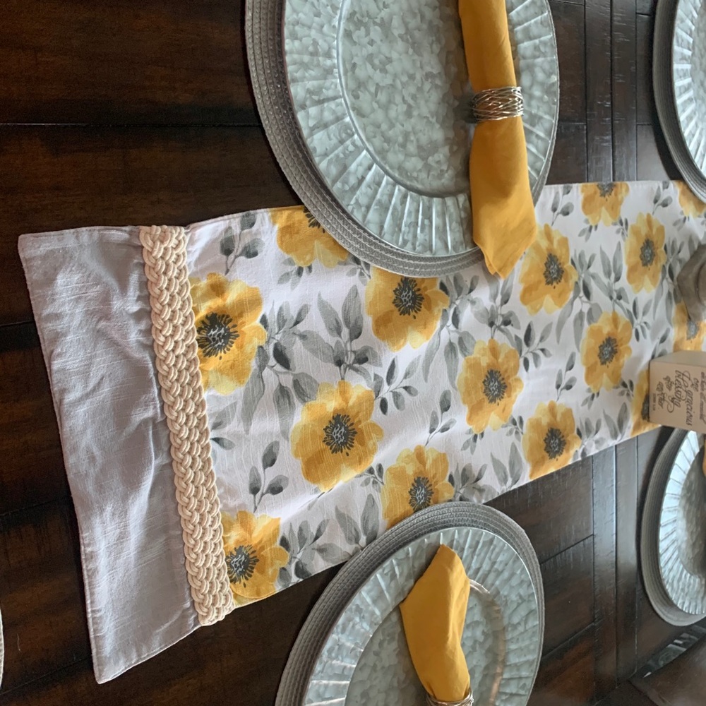 Table Runner - Picture 2 of 2